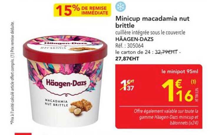 Minicup macadamia nut brittle