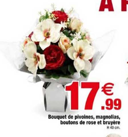Bouquet de pivoines, magnolias, boutons de rose et bruyère