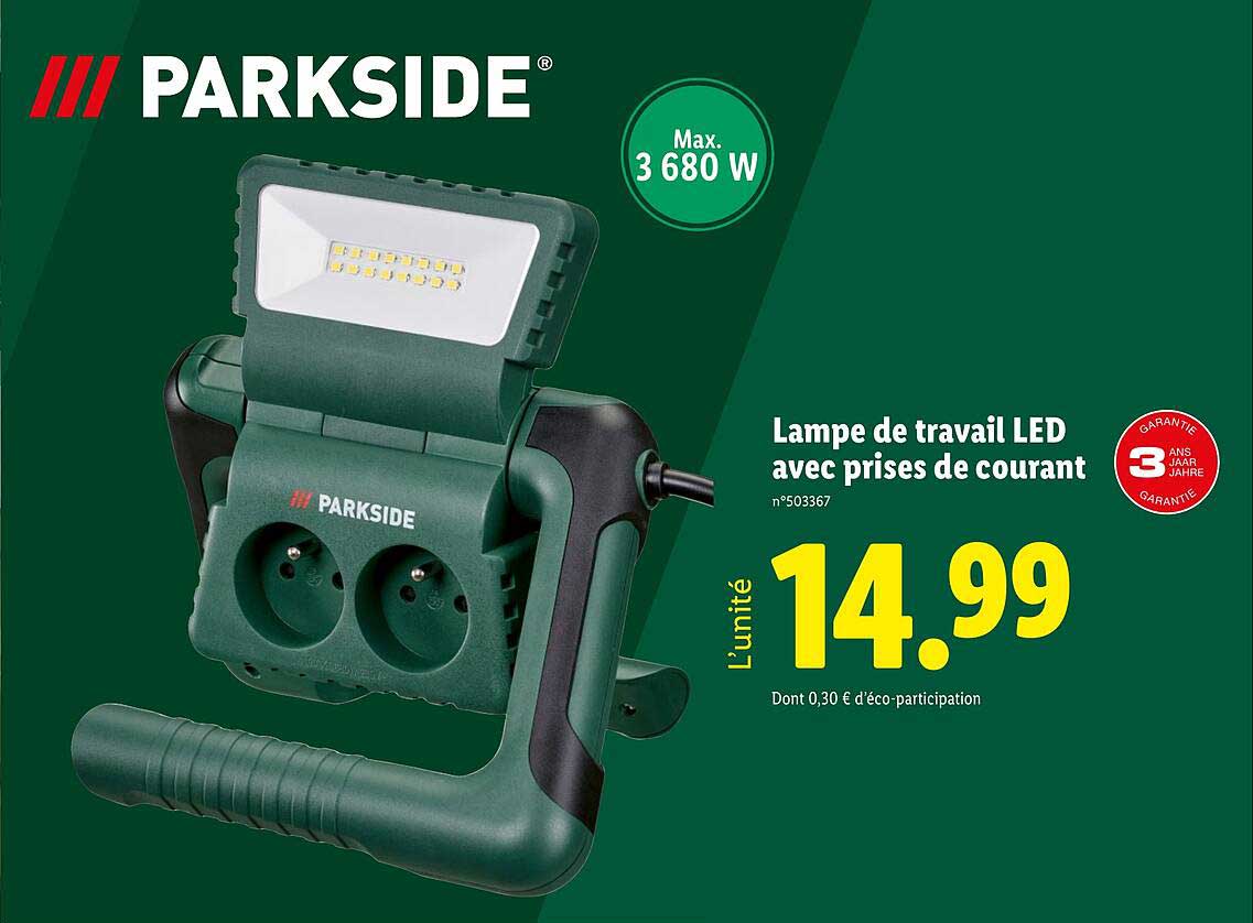 Lampe de travail LED avec prises de courant