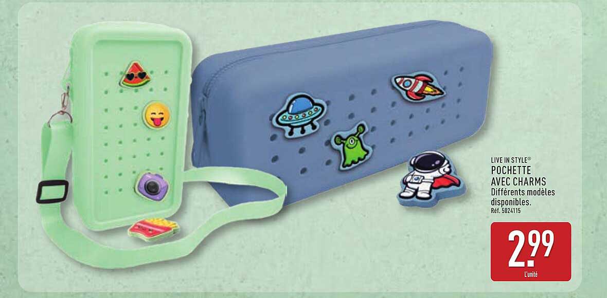 POCHETTE AVEC CHARMS