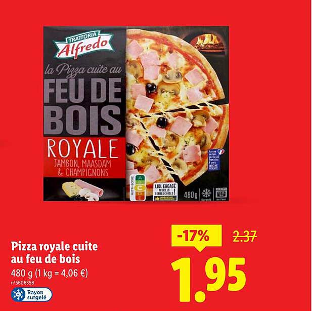 Pizza royale cuite au feu de bois