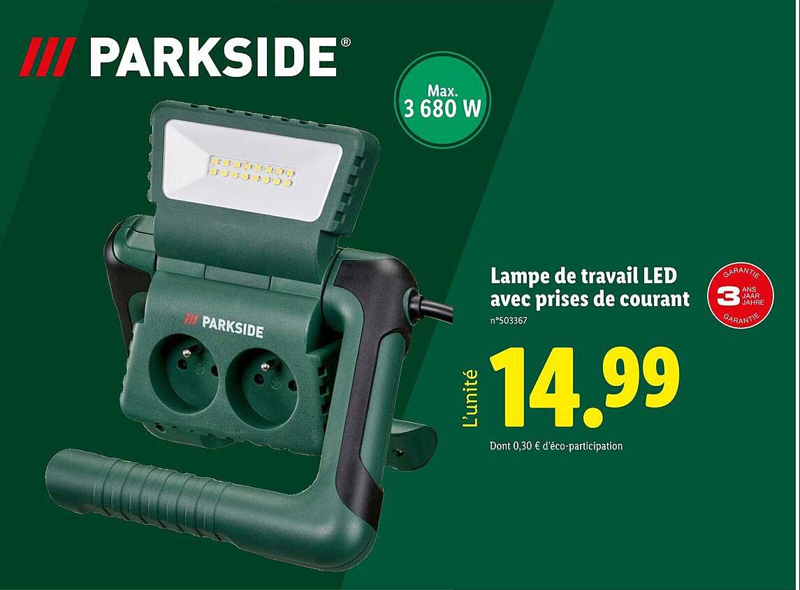 Lampe de travail LED avec prises de courant