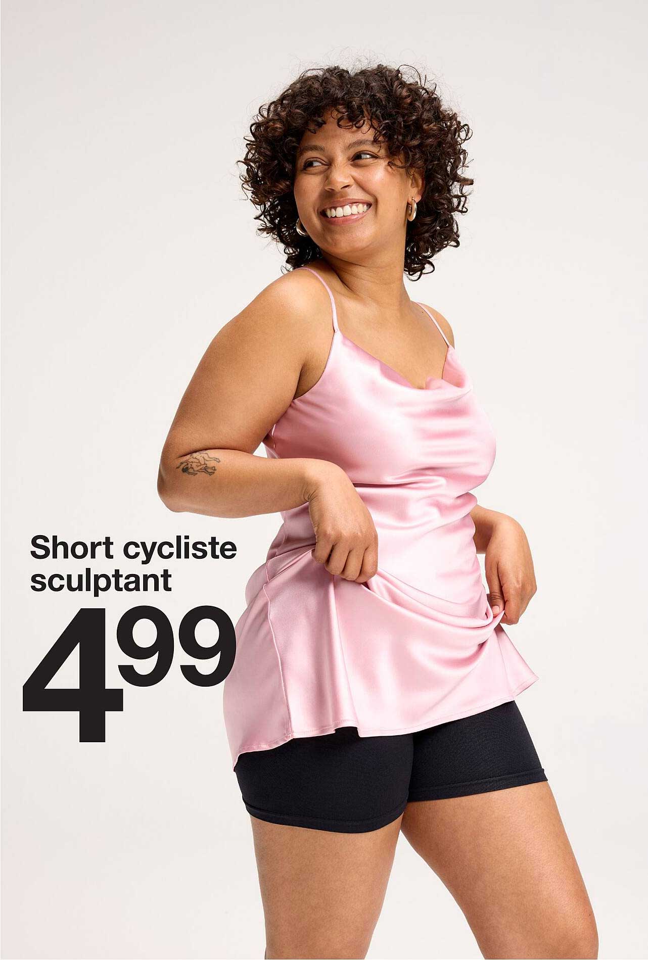 Short cycliste sculptant
