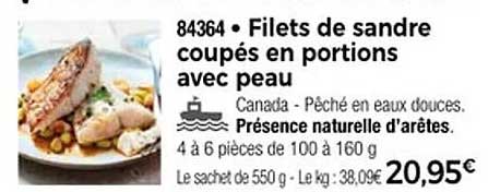 Filets de sandre coupés en portions avec peau