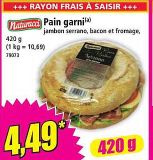 Pain garni(a) jambon serrano, bacon et fromage