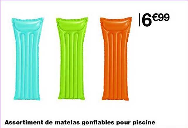 Assortiment de matelas gonflables pour piscine
