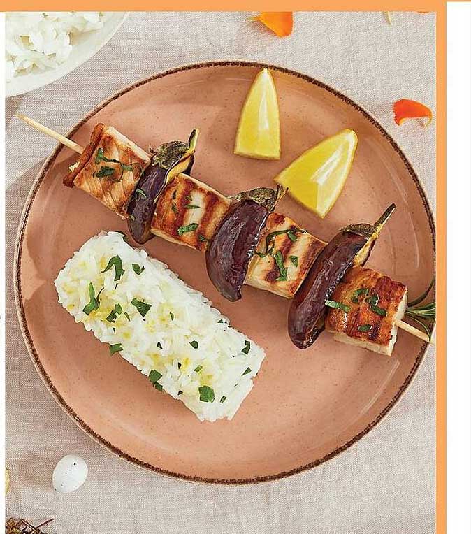 Brochettes d’aubergine et de halloumi avec riz citronné