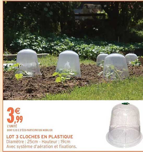 LOT 3 CLOCHES EN PLASTIQUE
