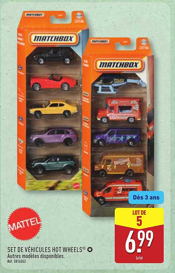 SET DE VÉHICULES HOT WHEELS® • Autres modèles disponibles.