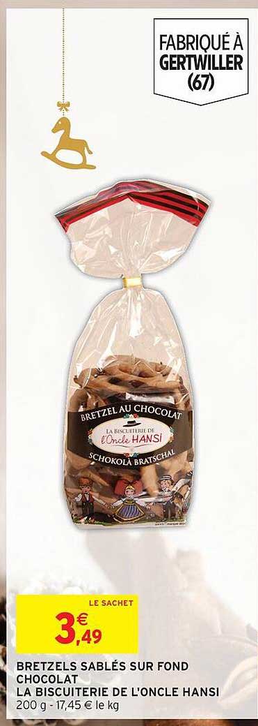 BRETZELS SABLÉS SUR FOND CHOCOLAT
