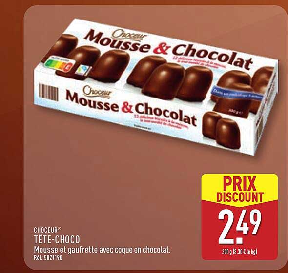 TÊTE-CHOCO Mousse et gaufrette avec coque en chocolat.