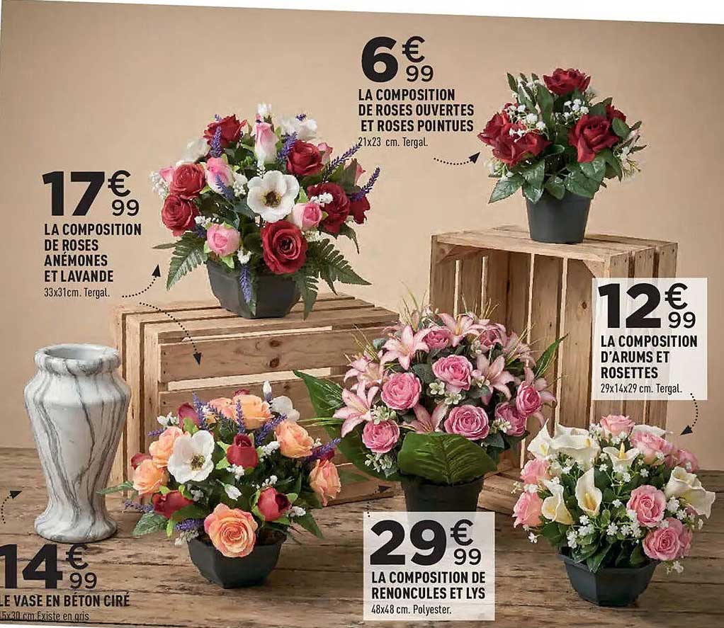LA COMPOSITION DE ROSES OUVERTES ET ROSES POINTUES