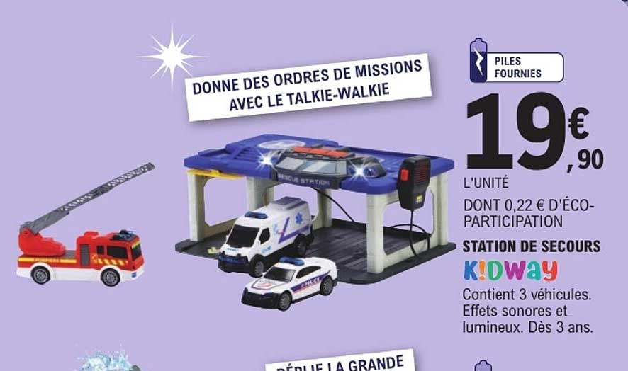 DONNE DES ORDRES DE MISSIONS AVEC LE TALKIE-WALKIE