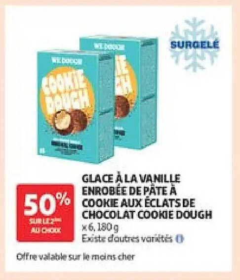 GLACE À LA VANILLE ENROBÉE DE PÂTE À COOKIE AUX ÉCLATS DE CHOCOLAT COOKIE DOUGH