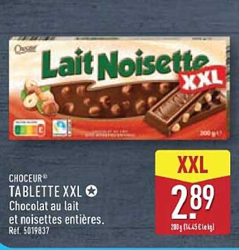 TABLETTE XXL Chocolat au lait et noisettes entières.